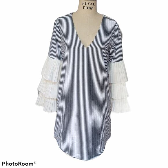 WAYF‎ pleated bell sleeve dress Size XSMALL - Picture 1 of 11